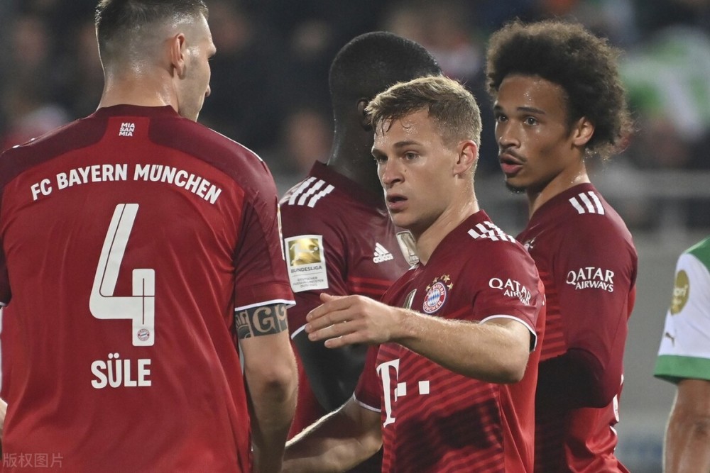  切尔西锋线告急，奥巴梅扬转投巴萨  