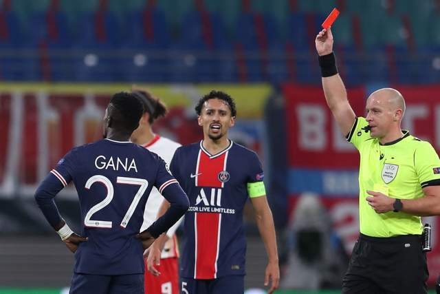  巴黎圣日耳曼客场逆转击败里昂，积分榜领跑优势扩大  