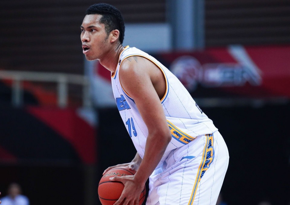  那不勒斯青年军崛起，18岁新星连场造关键球  